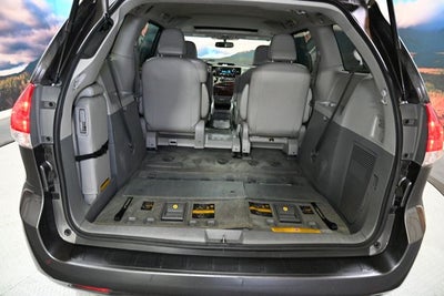2013 Toyota Sienna XLE 8 Passenger
