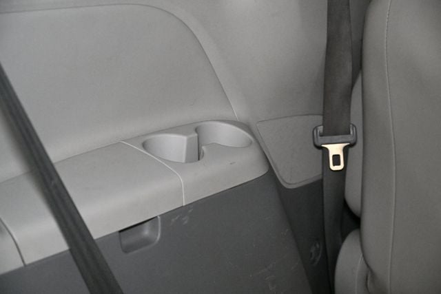 2013 Toyota Sienna XLE 8 Passenger