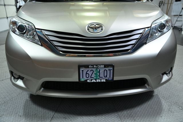 2017 Toyota Sienna XLE 8 Passenger