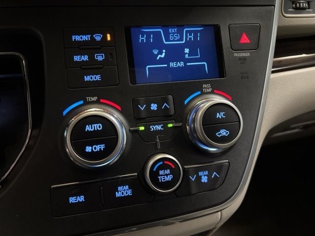 2017 Toyota Sienna XLE 8 Passenger