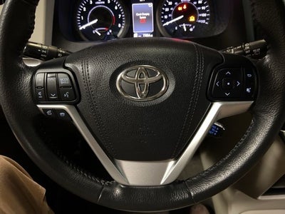 2017 Toyota Sienna XLE 8 Passenger