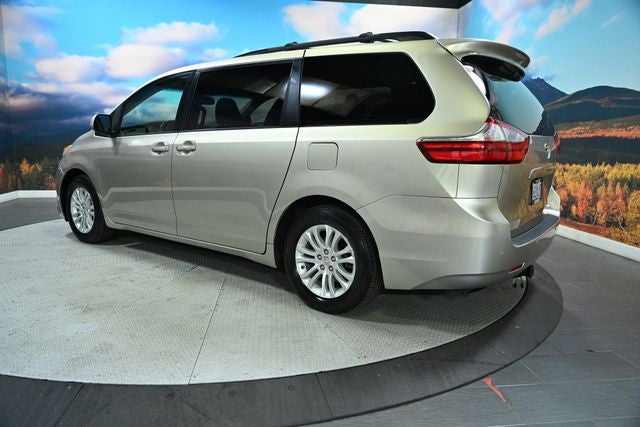 2017 Toyota Sienna XLE 8 Passenger