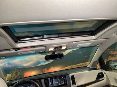 2017 Toyota Sienna XLE 8 Passenger