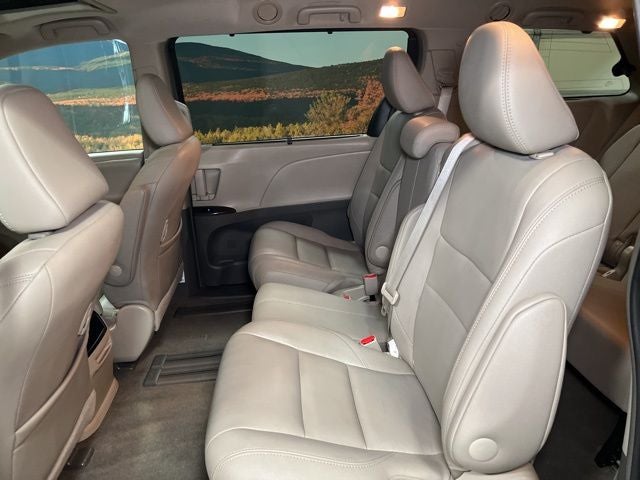 2017 Toyota Sienna XLE 8 Passenger
