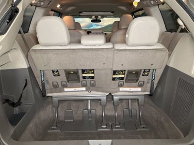 2017 Toyota Sienna XLE 8 Passenger