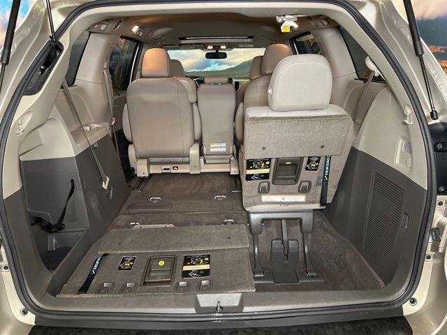 2017 Toyota Sienna XLE 8 Passenger