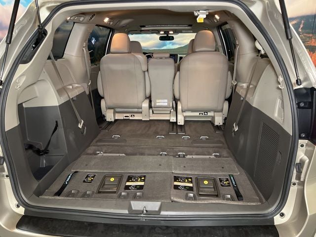 2017 Toyota Sienna XLE 8 Passenger