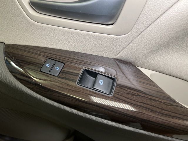 2017 Toyota Sienna XLE 8 Passenger