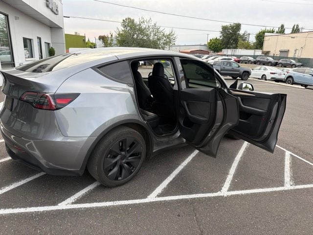 2025 Tesla Model Y Long Range