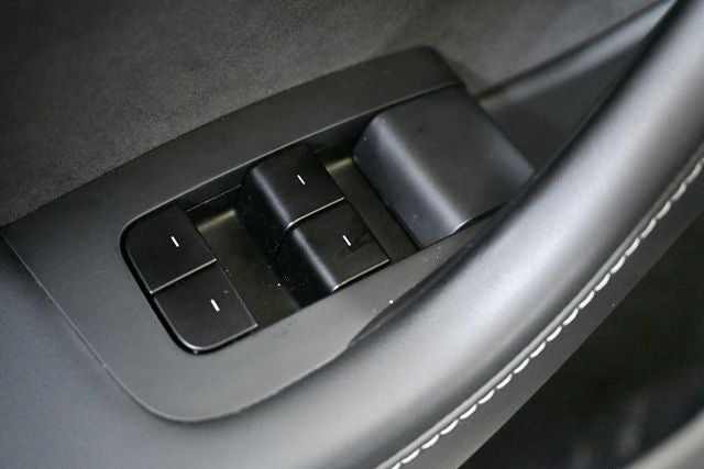 2025 Tesla Model Y Long Range
