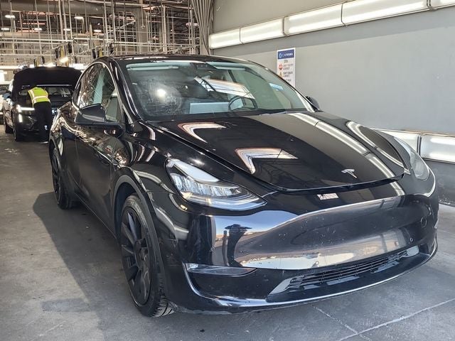 2022 Tesla Model Y's photo