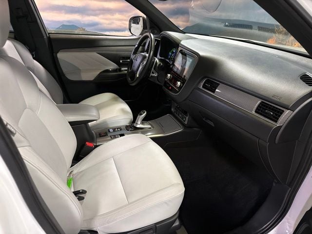 2022 Mitsubishi Outlander PHEV SEL