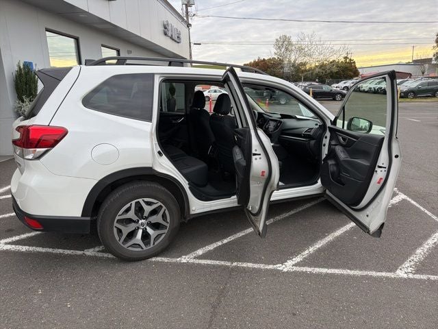 2024 Subaru Forester Premium