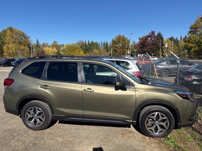 2024 Subaru Forester Premium