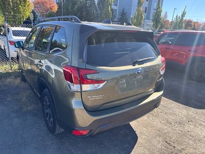 2024 Subaru Forester Premium
