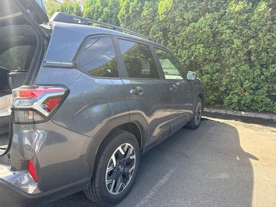 2025 Subaru Forester Premium