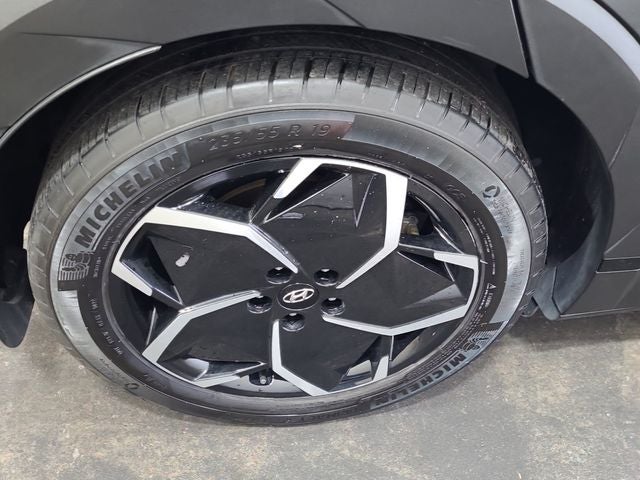 2023 Hyundai IONIQ 5 SE Standard Range