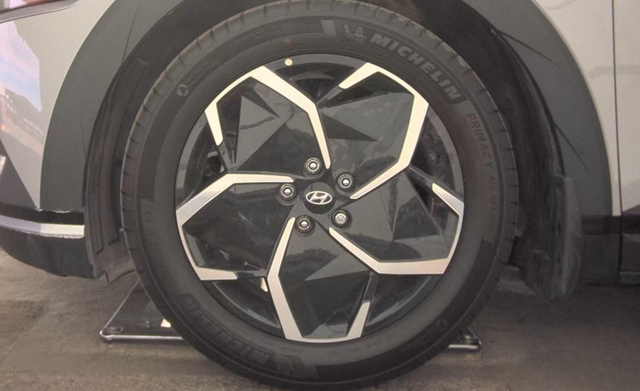 2024 Hyundai IONIQ 5 SE