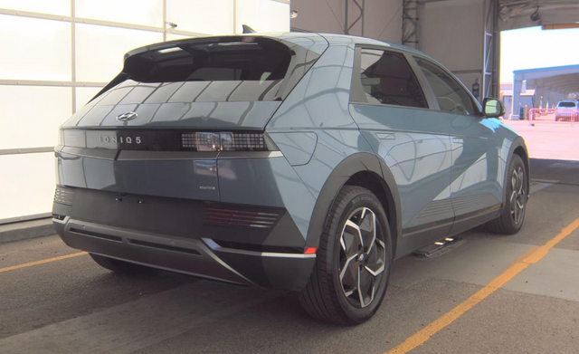 2024 Hyundai IONIQ 5 SEL
