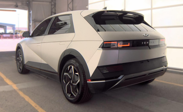 2024 Hyundai IONIQ 5 SEL