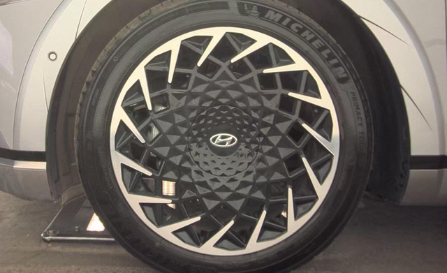 2024 Hyundai IONIQ 5 Limited