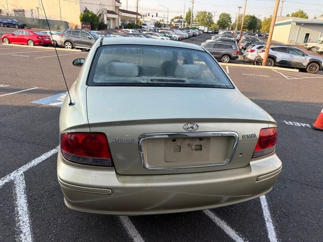 2002 Hyundai Sonata Base