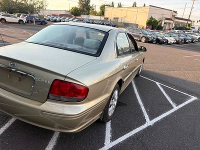 2002 Hyundai Sonata Base