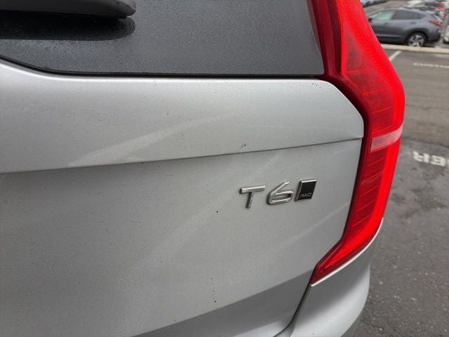 2020 Volvo XC90 T6 Momentum