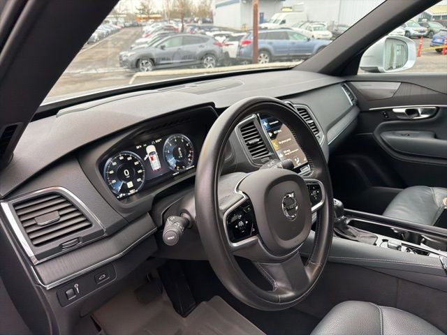 2020 Volvo XC90 T6 Momentum