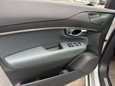2020 Volvo XC90 T6 Momentum
