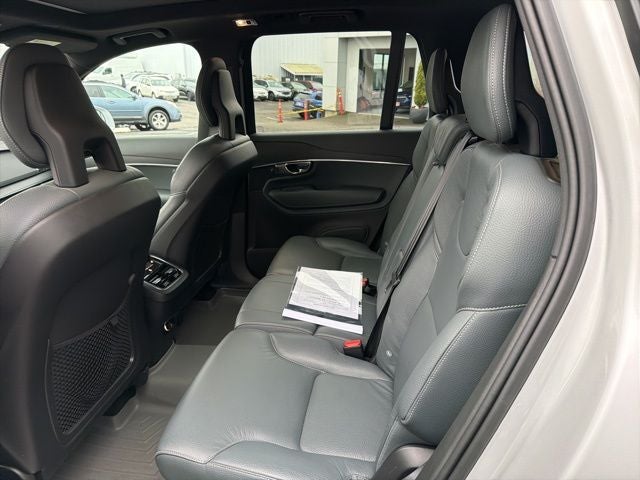 2020 Volvo XC90 T6 Momentum