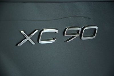 2018 Volvo XC90 T6 Momentum