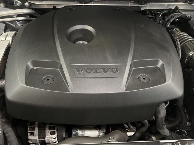 2018 Volvo XC90 T6 Momentum