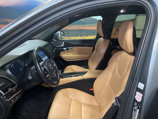 2018 Volvo XC90 T6 Momentum