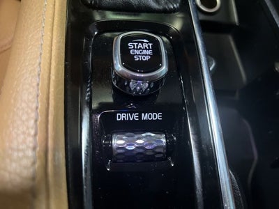 2018 Volvo XC90 T6 Momentum