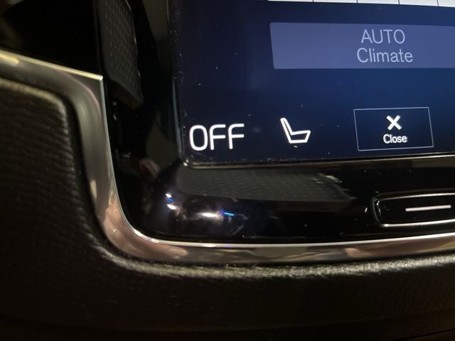 2018 Volvo XC90 T6 Momentum