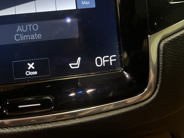 2018 Volvo XC90 T6 Momentum