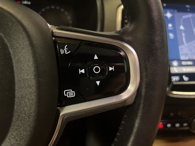 2018 Volvo XC90 T6 Momentum