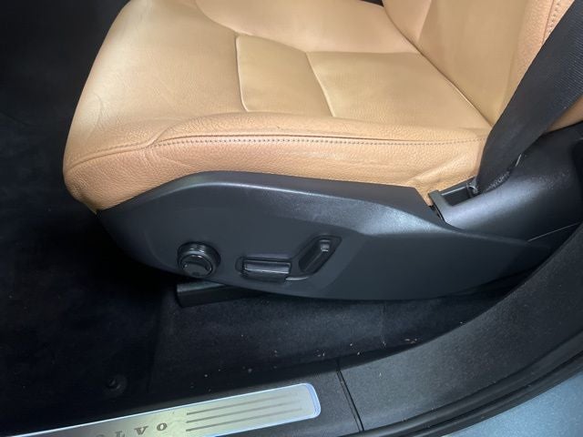 2018 Volvo XC90 T6 Momentum