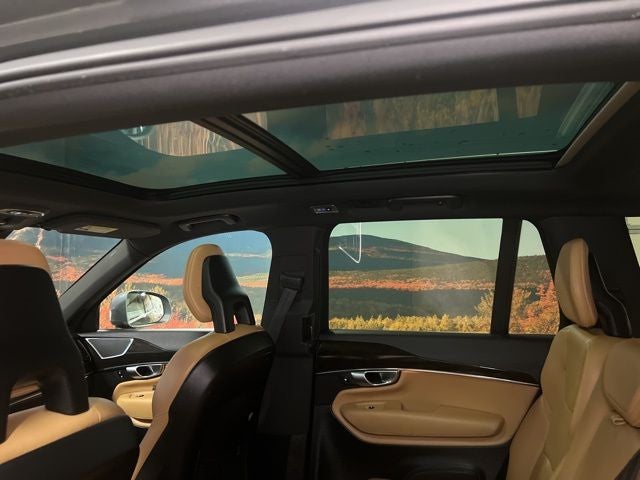 2018 Volvo XC90 T6 Momentum