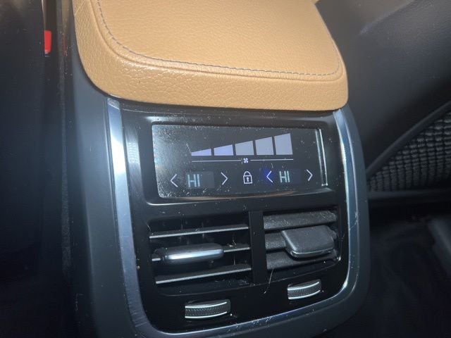 2018 Volvo XC90 T6 Momentum