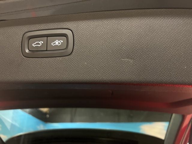 2018 Volvo XC90 T6 Momentum