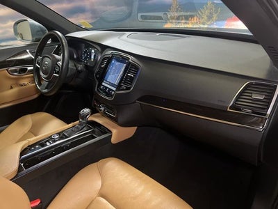 2018 Volvo XC90 T6 Momentum