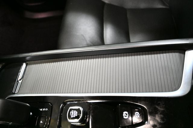 2024 Volvo XC60 B5 Core