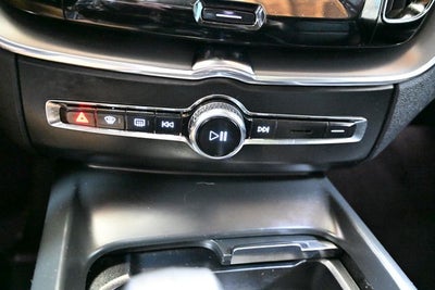 2024 Volvo XC60 B5 Core