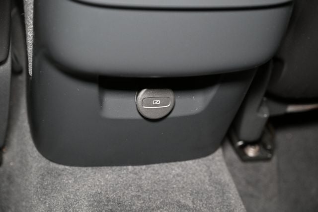 2024 Volvo XC60 B5 Core